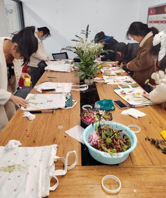 “滾燙春日、熱辣人生”三八婦女節(jié)宣傳報道